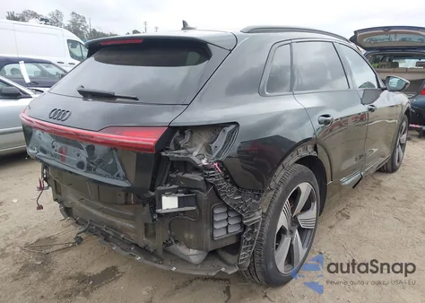 2022 Audi E-Tron Premium Plus Quattro z USA, uszkodzony, nr VIN WA1LAAGE8NB008693